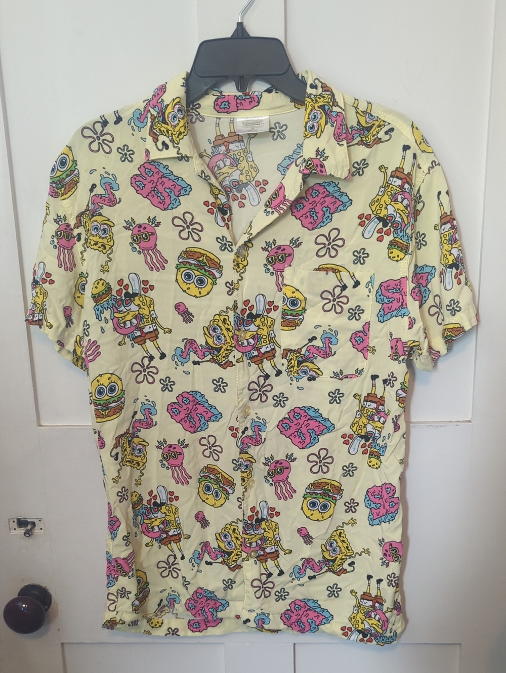 Nickelodeon SpongeBob SquarePants Short Sleeve Button Up Shirt. Worn once.